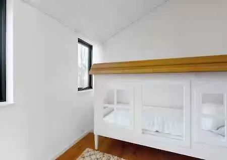 Stylish Near Cliffs Harbour *